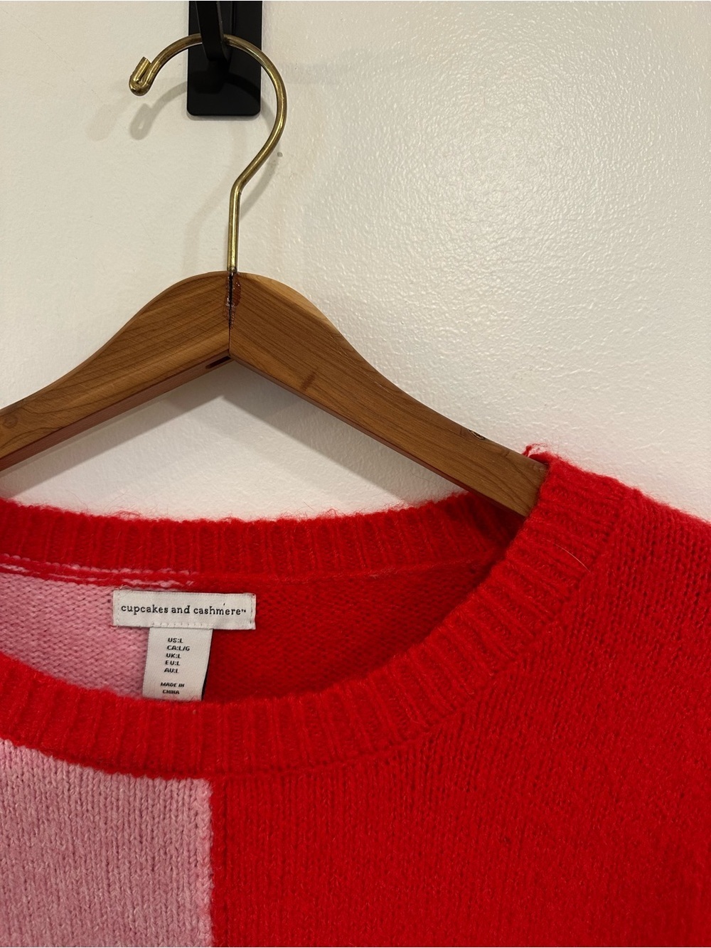 Cupcakes & Cashmere Colorblock Heart Crewneck Sweater Women’s Size Large Pink - Picture 2 of 5